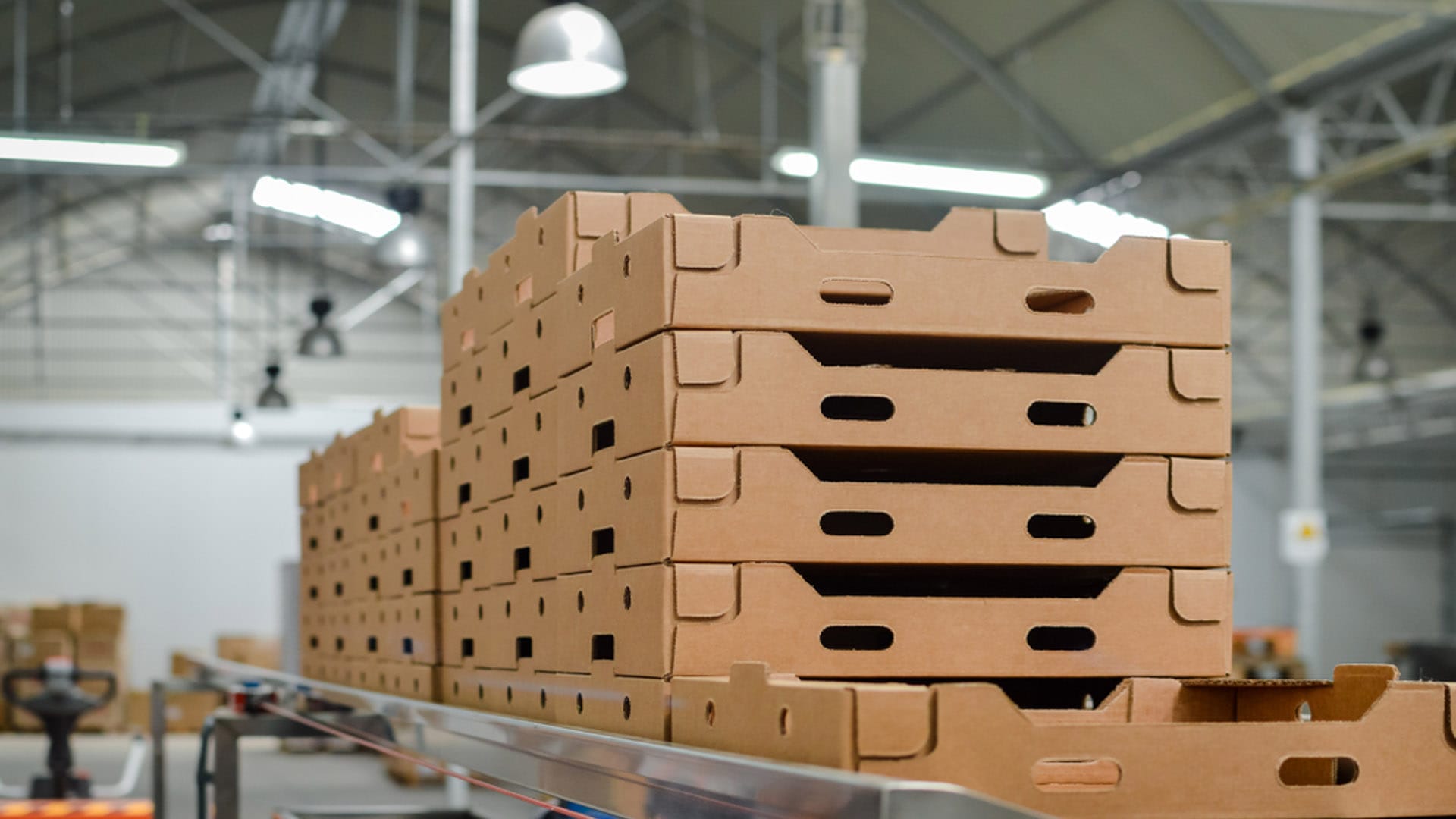 Difference between corrugated and non-corrugated box